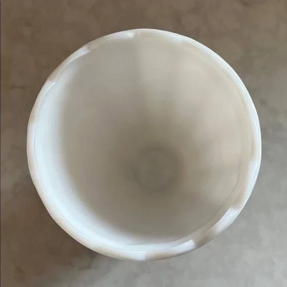 Vintage antique Scalloped milk glass striped elegant regency vase - Picture 2 of 3